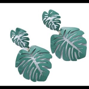 💥 New Palm Leaves Dangle Earrings Green 4 pack 💥